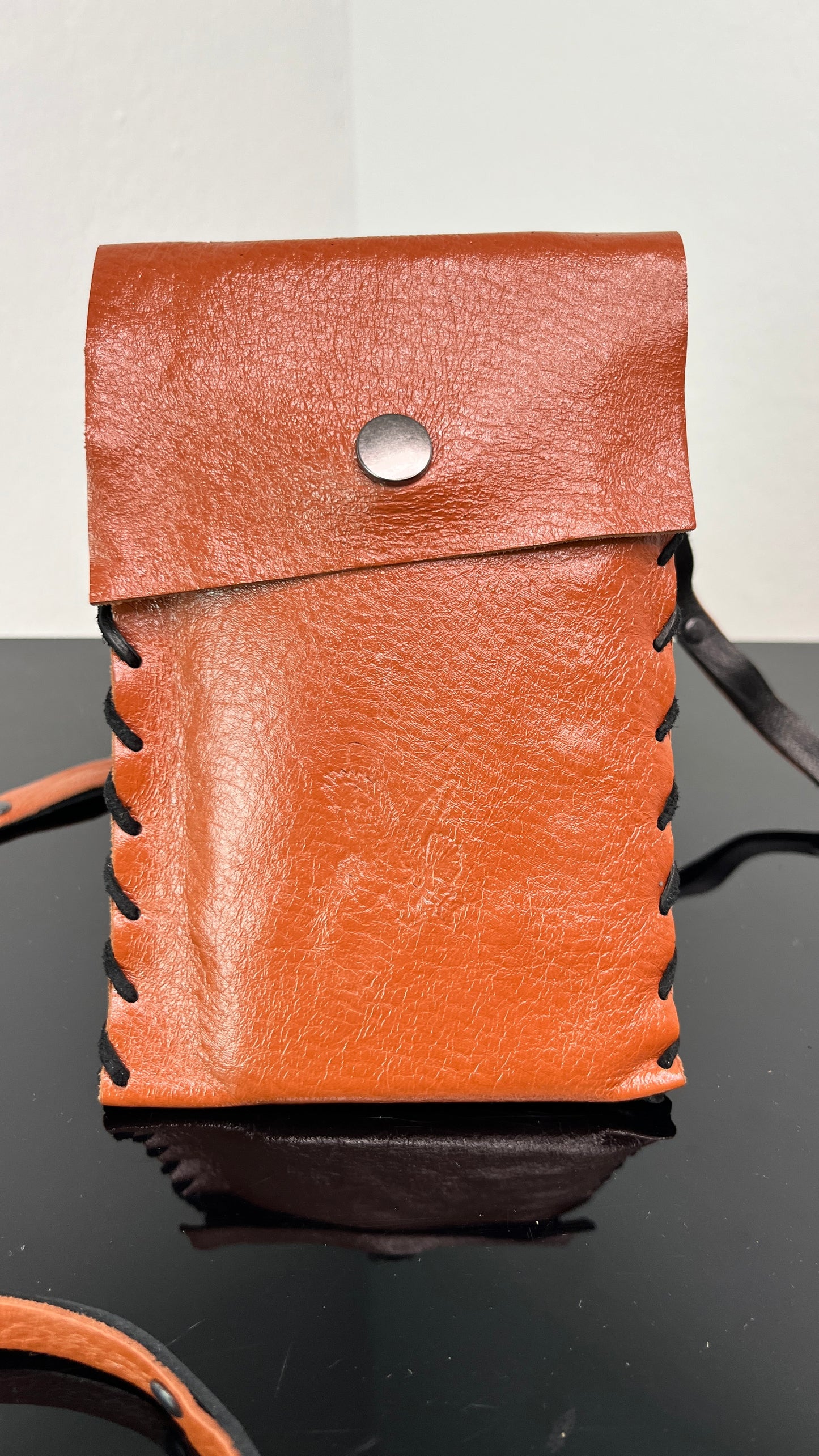 HANDY -Umhängetasche aus echtem Hirschleder, braun