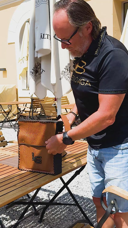 Handgemachte Unisex-Ledertasche aus echtem Hirschleder!